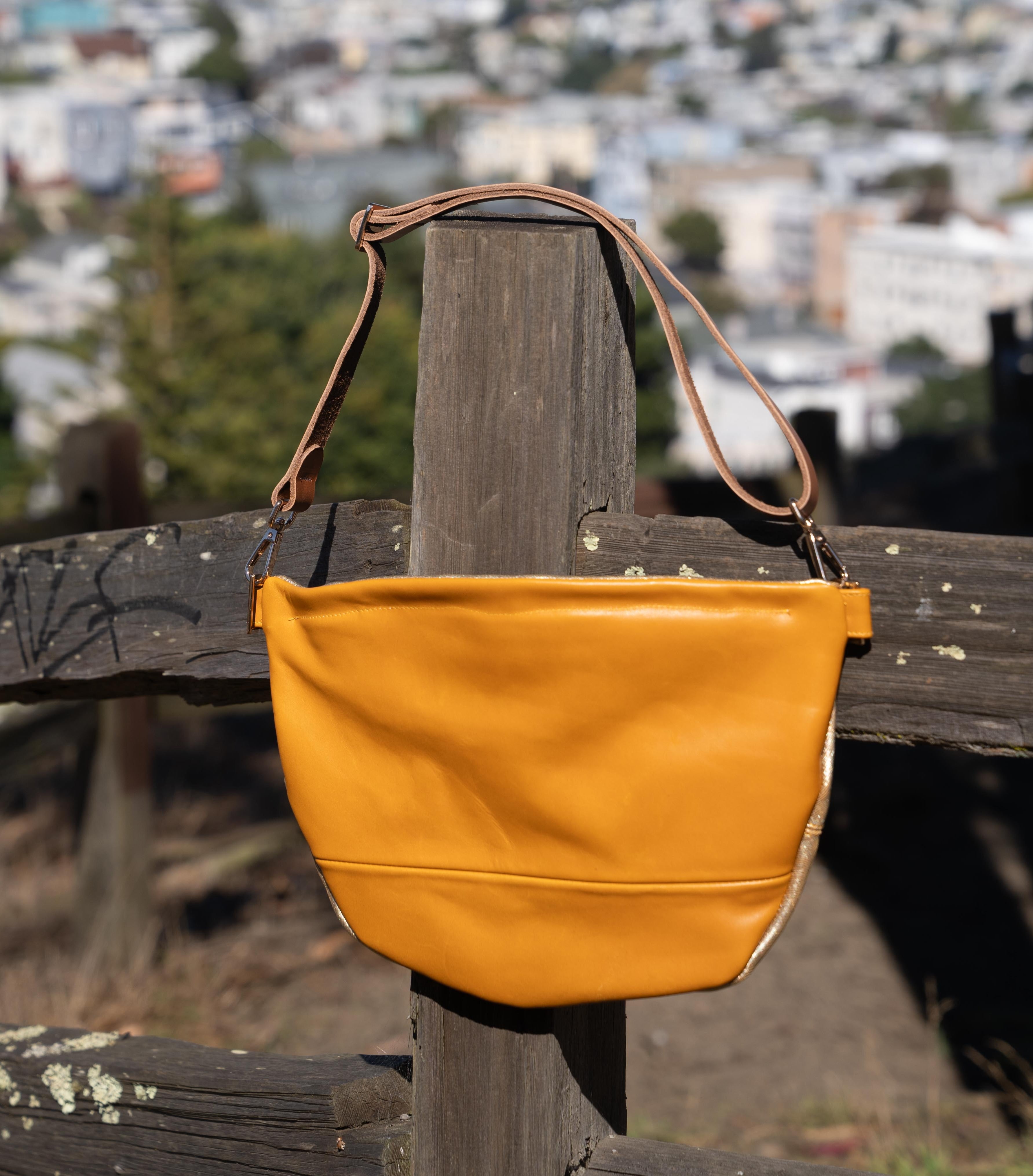 Palermo Pouch, razored gold metallic