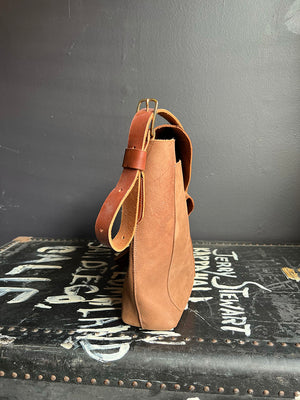 Francis Tote natural horse