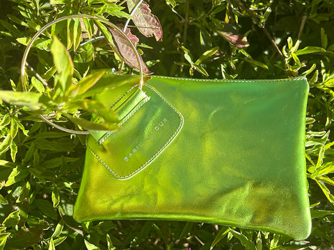 Silvia Pouch, chartreuse
